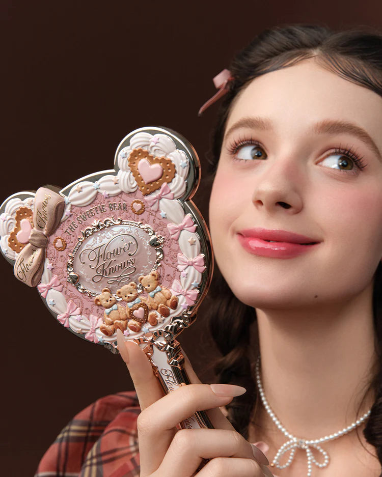 Flower Knows – The Sweetie Bear Hand Mirror