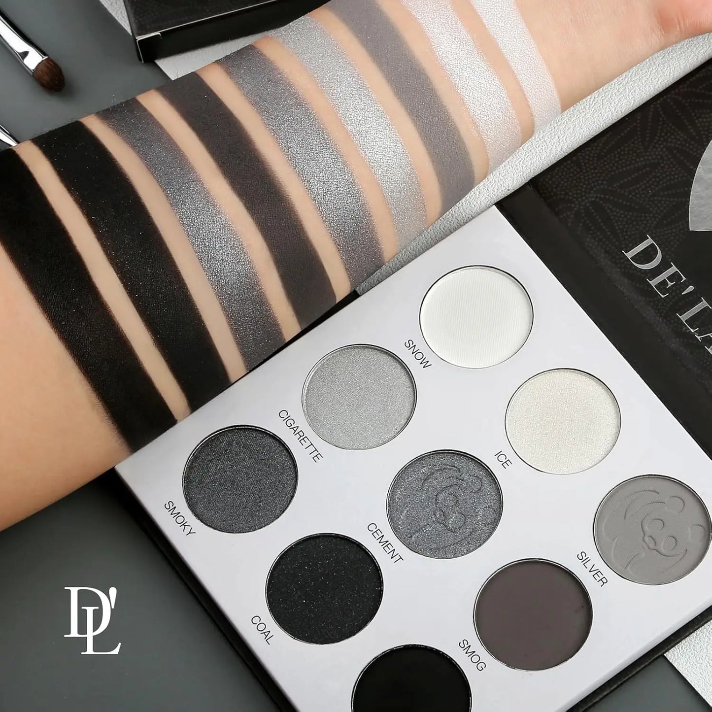 DE'LANCI Panda Black Grey Eyeshadow Palette – 9 Colors