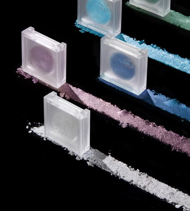 LEEMEMBER Momo n Dreamcore Monochrome Eyeshadow
