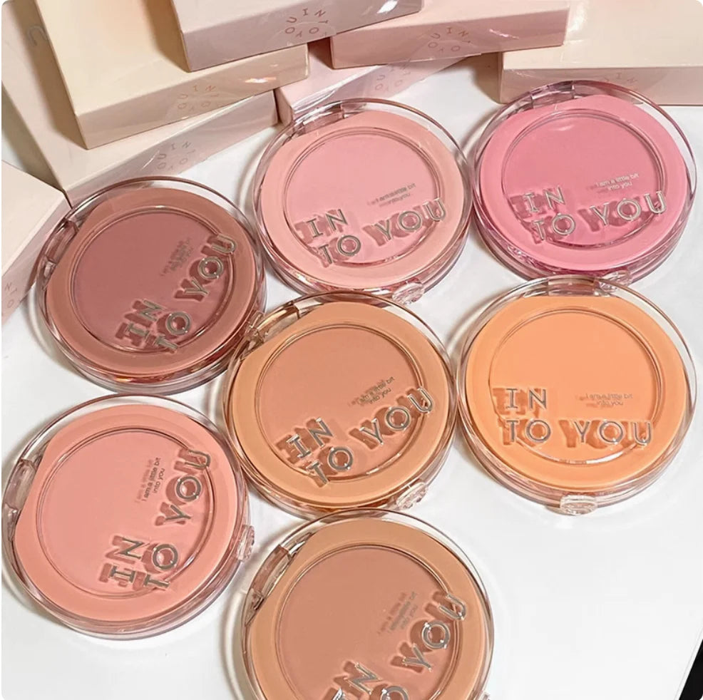 Into You Fluffy Pillow Blush – Effetto Naturale e Morbido