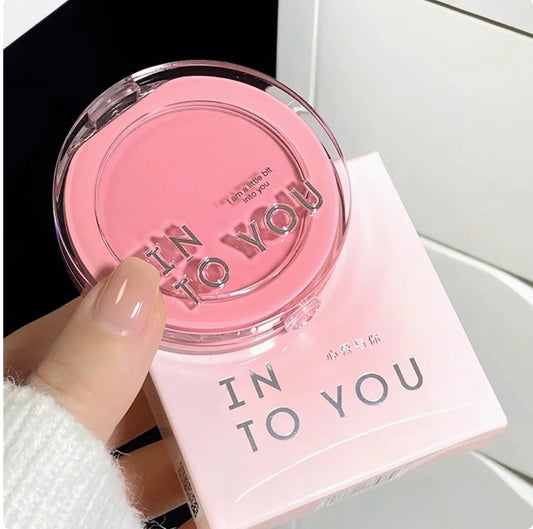 Into You Fluffy Pillow Blush – Effetto Naturale e Morbido
