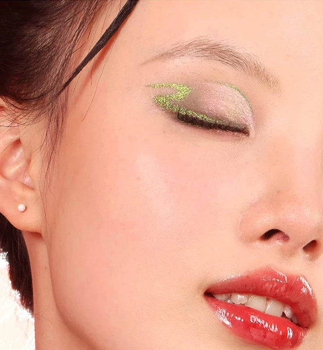 Girlcult The Classic of Bizarre Tales Multichrome Eyeliner 0.09g