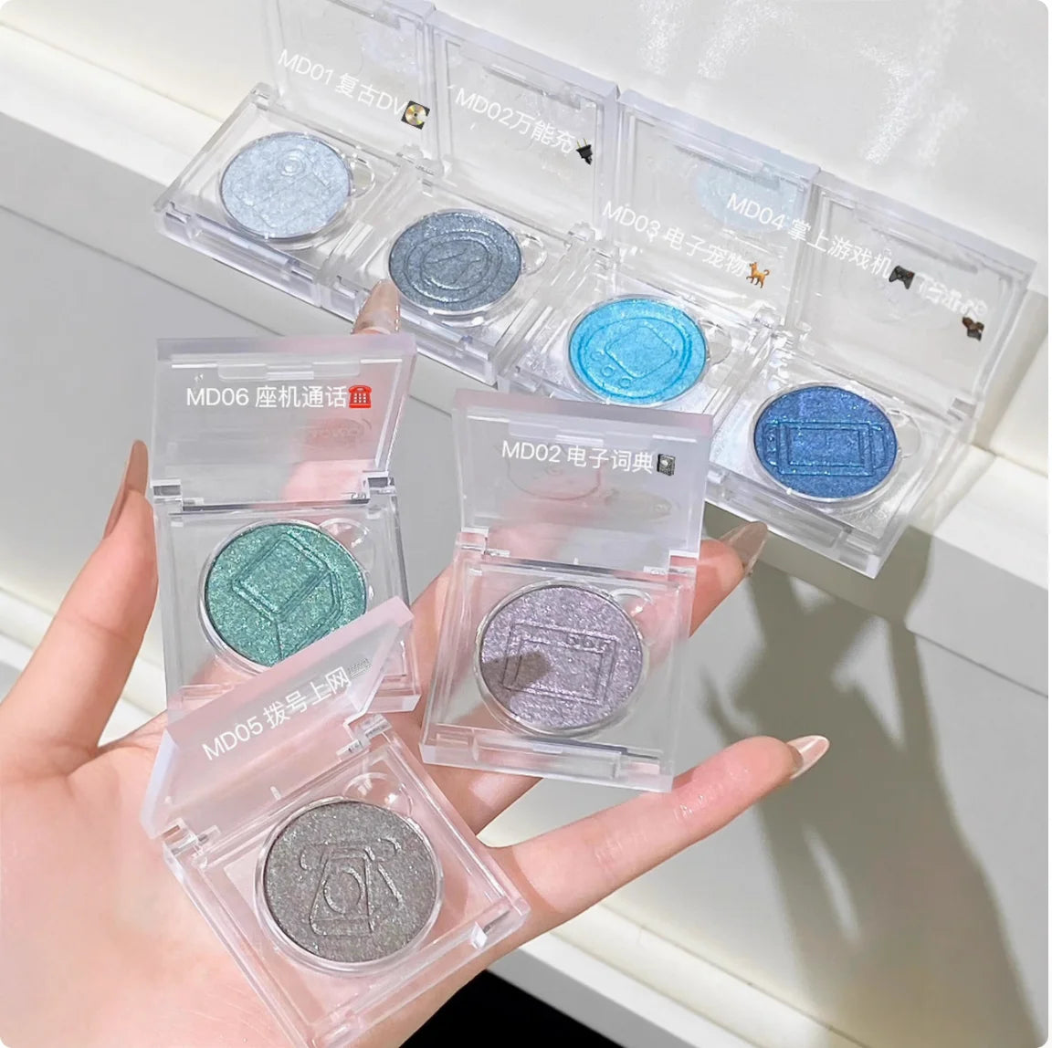 LEEMEMBER Momo n Dreamcore Monochrome Eyeshadow