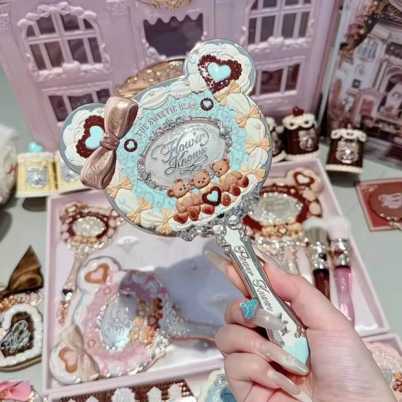 Flower Knows – The Sweetie Bear Hand Mirror