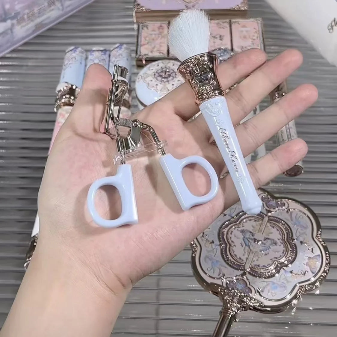 Flower Knows – Butterfly Cloud Collar Series Eyelash Curler