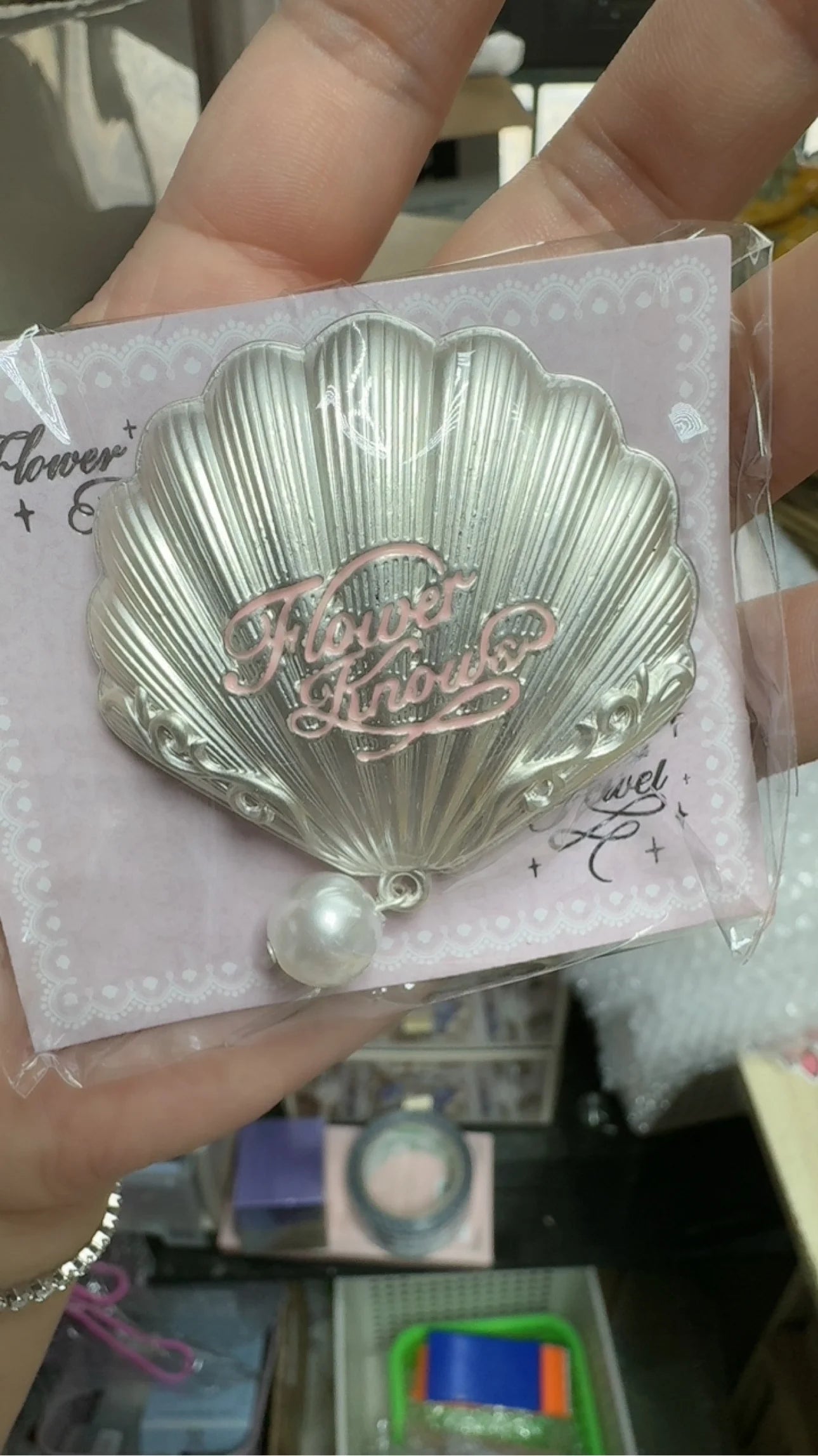 Flower Knows – Shell’s Jewel Series Hair Clips