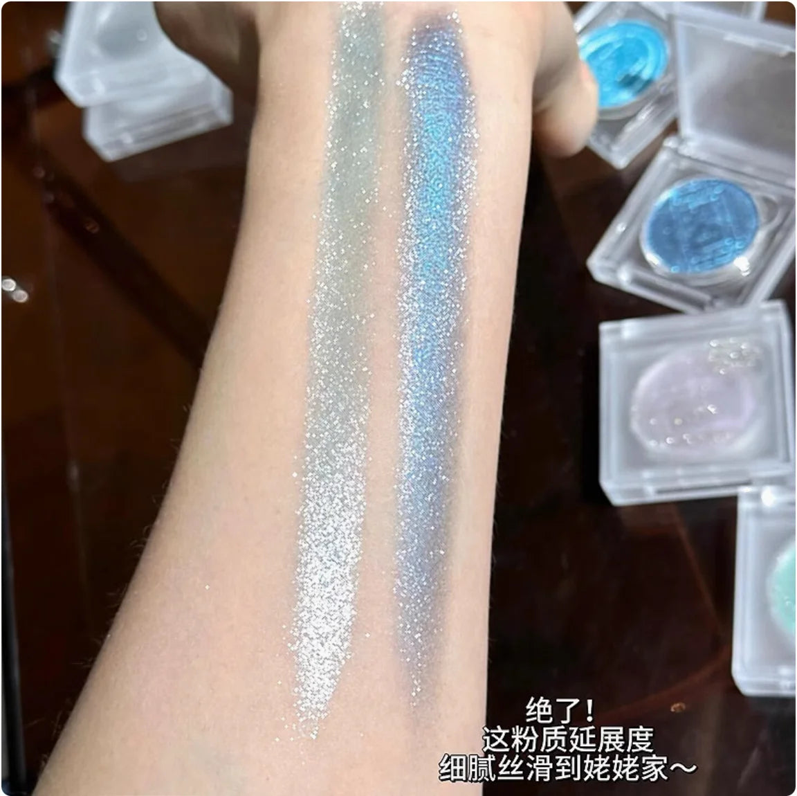 LEEMEMBER Momo n Dreamcore Monochrome Eyeshadow