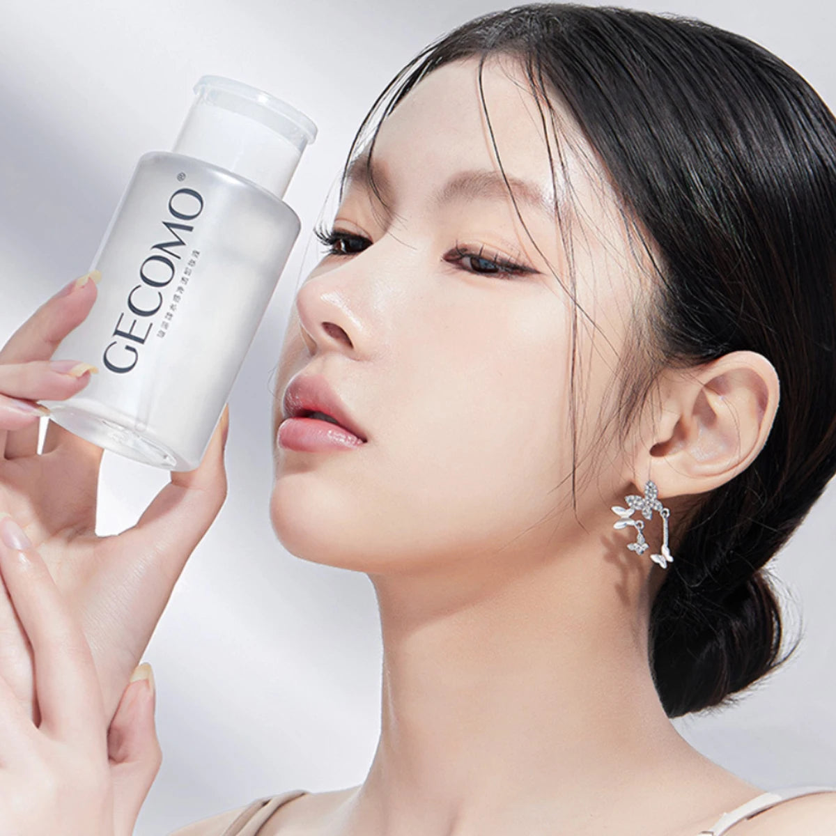 GECOMO Hyaluronic Acid 3-in-1 Makeup Remover